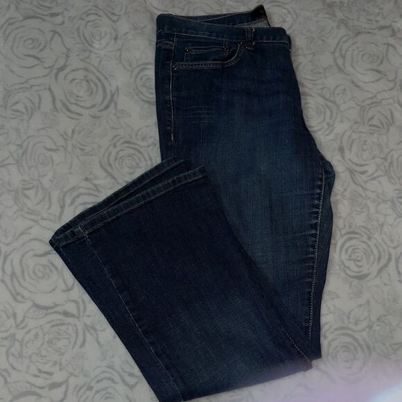 Calvin Klein Flared Jean. Size 10 - Picture 4 of 13